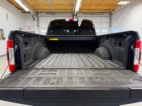Used 2019 Ford F250 Lariat w/ Lariat Ultimate Package AWD/4WD image 28