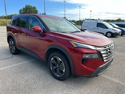 Used 2025 Nissan Rogue SV AWD/4WD image 1