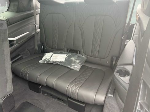 Used 2024 BMW X7 xDrive40i w/ Executive Package AWD/4WD image 37