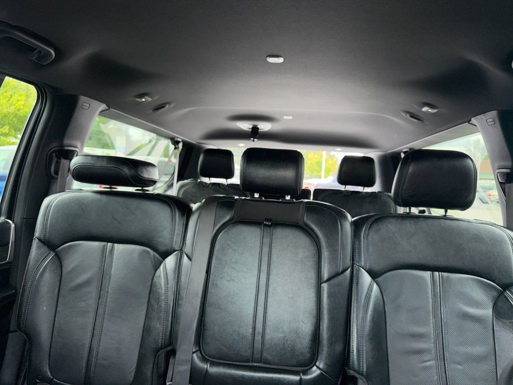Used 2024 Jeep Wagoneer L Series II w/ Flexible Seating Group AWD/4WD image 38