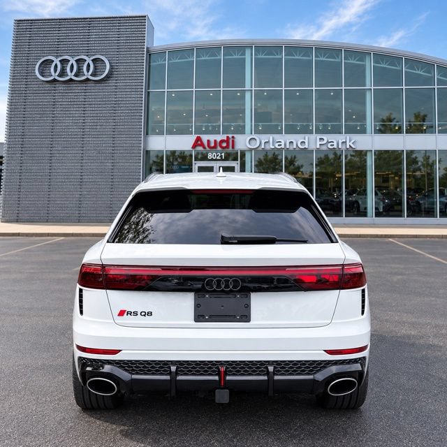 Used 2025 Audi RS Q8 performance AWD/4WD image 3