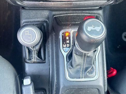 Used 2022 Jeep Wrangler Unlimited Sahara w/ Cold Weather Group AWD/4WD image 18