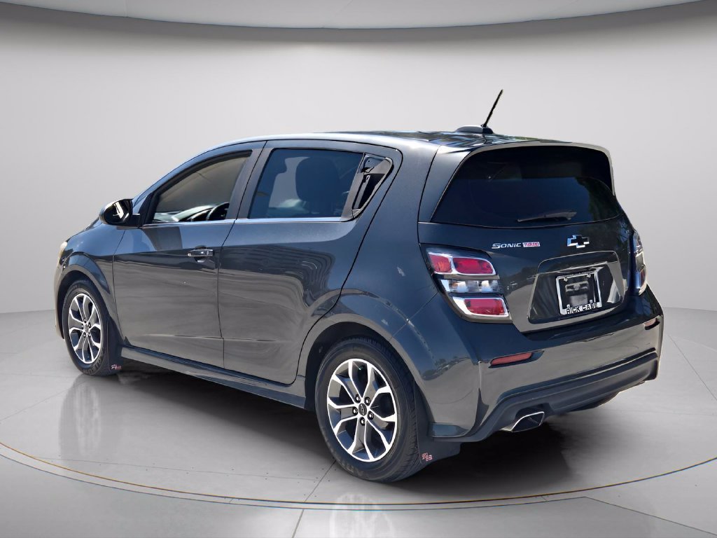 Used 2018 Chevrolet Sonic LT w/ Convenience Package FWD image 4