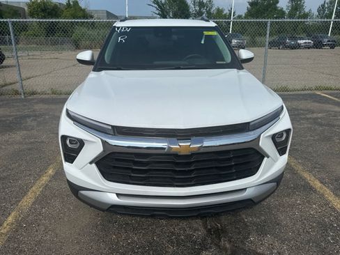 Used 2024 Chevrolet TrailBlazer LT w/ LT Cold Weather Package AWD/4WD image 28