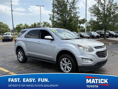 Used 2017 Chevrolet Equinox LT w/ Convenience Package FWD image 1