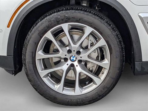 Used 2026 BMW X5 xDrive50e w/ Climate Comfort Package image 10