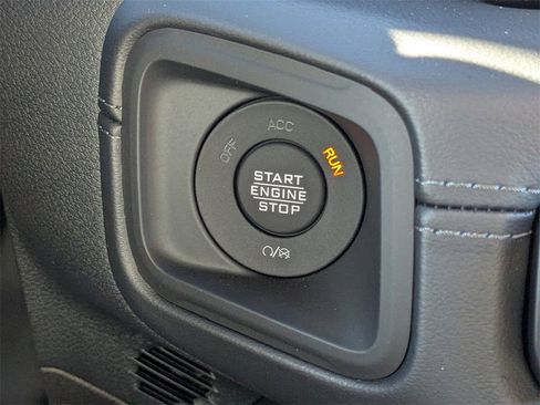 New 2025 Jeep Gladiator High Tide image 30