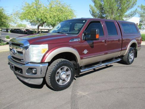 Used 2011 Ford F250 Lariat w/ Lariat Interior Pkg image 2