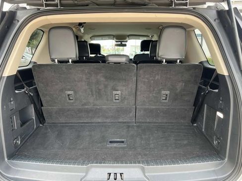 Used 2023 Ford Expedition XLT image 26