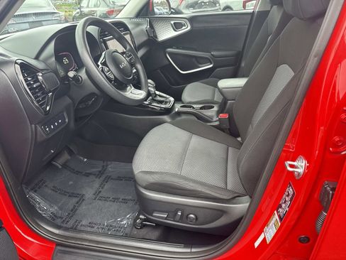 Used 2023 Kia Soul S FWD image 18