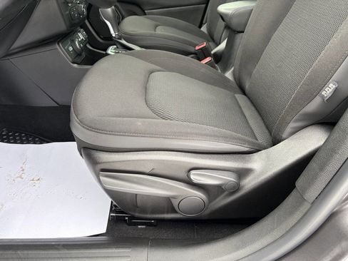 Used 2018 Jeep Renegade Altitude image 14