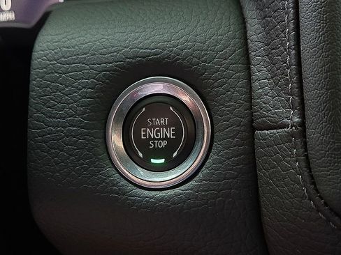 Used 2021 GMC Yukon Denali w/ Denali Ultimate Package AWD/4WD image 17