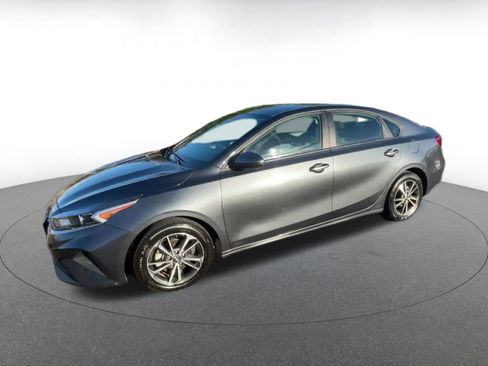 Used 2024 Kia Forte LXS image 8