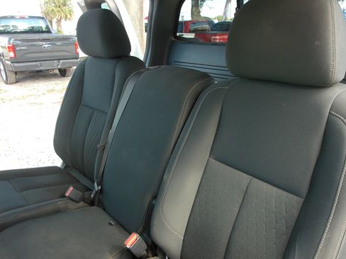 Used 2018 Nissan Titan SV AWD/4WD image 27