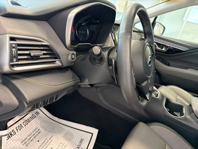 Used 2025 Subaru Outback Onyx Edition AWD/4WD image 20