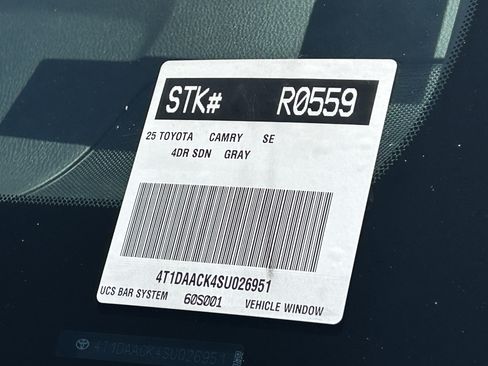 Used 2025 Toyota Camry SE FWD image 31