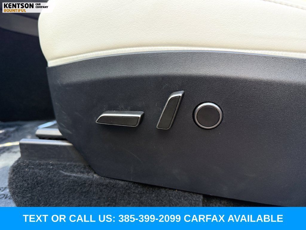 Used 2024 Tesla Model Y Performance AWD/4WD image 30
