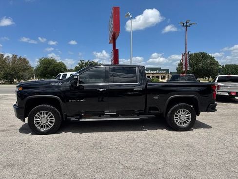 Used 2020 Chevrolet Silverado 2500 High Country w/ Technology Package AWD/4WD image 1
