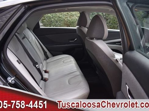 Used 2025 Hyundai Elantra Limited FWD image 25