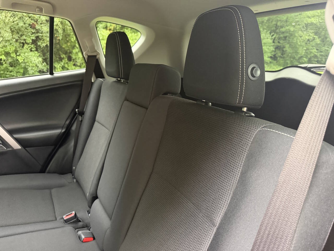 Used 2017 Toyota RAV4 XLE FWD image 12