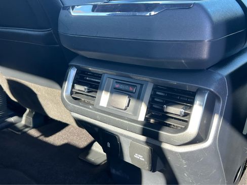 Used 2022 Ford F150 Lariat w/ Equipment Group 502A High image 24