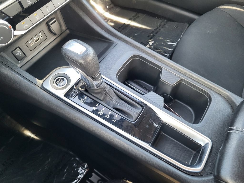 Used 2024 Nissan Sentra SV FWD image 18
