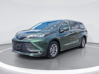Used 2025 Toyota Sienna XLE