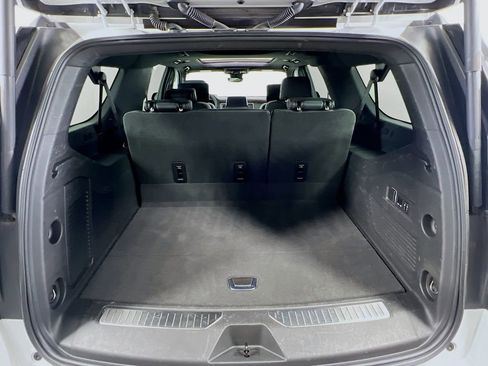 Certified 2023 Chevrolet Suburban High Country w/ LPO, Illumination Package AWD/4WD image 28