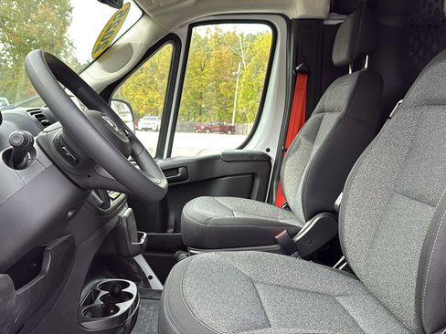 Used 2025 RAM ProMaster 2500 w/ Premium Convenience Group image 13