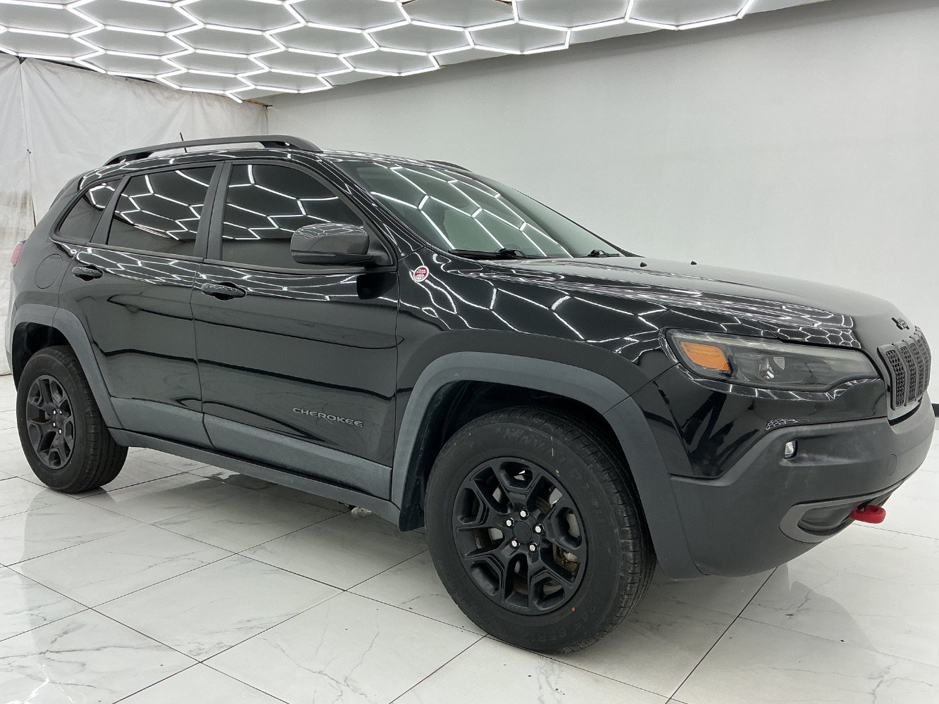 Used 2021 Jeep Cherokee Trailhawk w/ Premium Leather Package AWD/4WD image 7