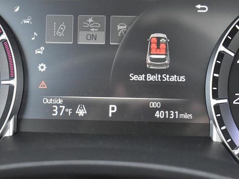 Used 2022 Toyota Highlander XLE image 26