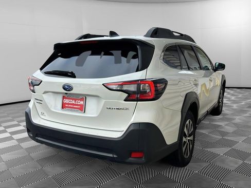 Used 2025 Subaru Outback Premium image 4