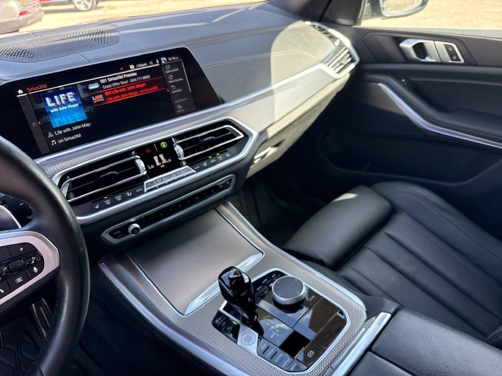 Used 2022 BMW X5 sDrive40i w/ M Sport Package RWD image 20
