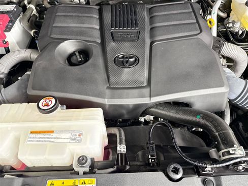 Used 2023 Toyota Tundra SR5 w/ SR5 Convenience Package RWD image 40
