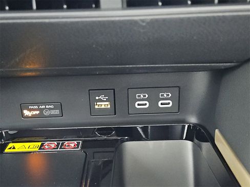 New 2026 Toyota Camry Hybrid image 14