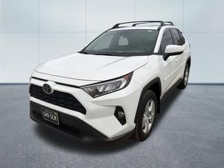 Used 2019 Toyota RAV4 XLE w/ All Weather Liner Package AWD/4WD video 3