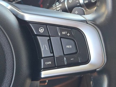 Used 2020 Jaguar F-PACE Prestige AWD/4WD image 36
