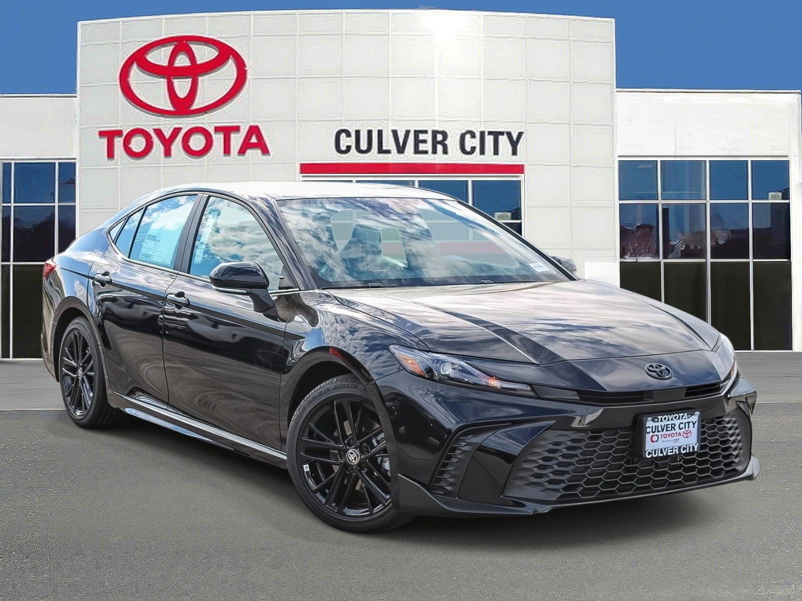 New 2026 Toyota Camry SE FWD image 1