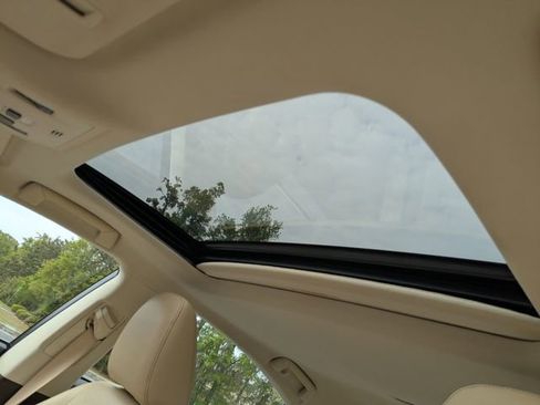 Used 2016 Lexus ES 350 w/ Luxury Package w/Wood Trim FWD image 20