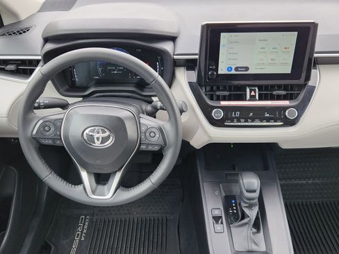 Used 2026 Toyota Corolla Cross LE w/ Moonroof Package FWD image 32
