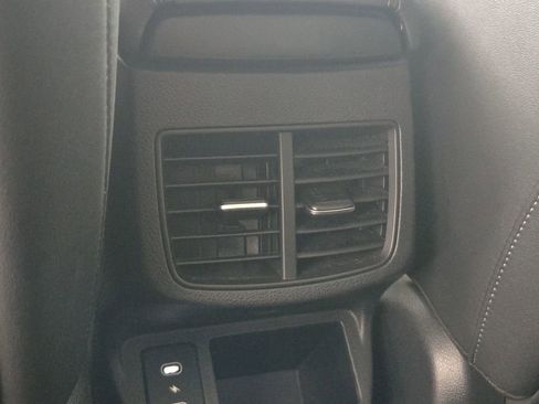 Used 2025 Kia Seltos S FWD image 27