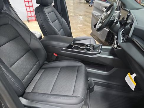 New 2026 Chevrolet Equinox LT w/ Convenience Package II image 12