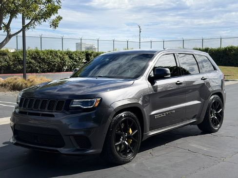 Used 2018 Jeep Grand Cherokee Trackhawk AWD/4WD image 2