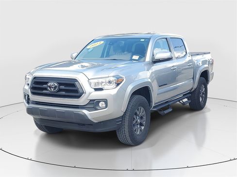 Used 2023 Toyota Tacoma SR5 w/ Technology Package image 3