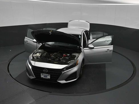 Used 2023 Nissan Altima 2.5 SV FWD image 56