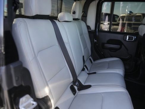 Used 2021 Jeep Gladiator Mojave image 16