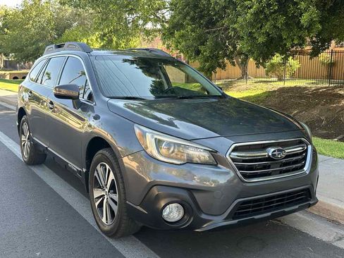 Used 2018 Subaru Outback 2.5i Limited AWD/4WD image 2