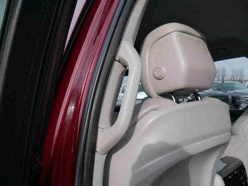 Used 2022 Jeep Wagoneer Series III w/ Flexible Seating Group image 18