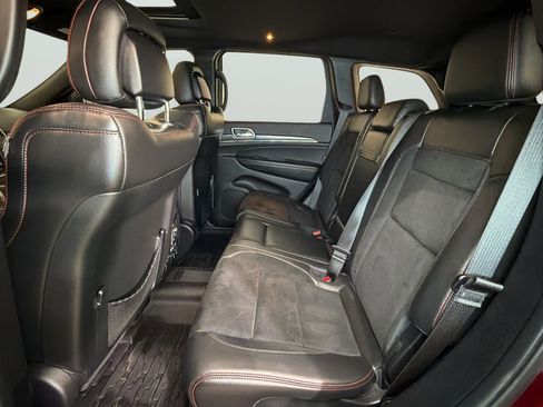 Used 2018 Jeep Grand Cherokee Trailhawk AWD/4WD image 30