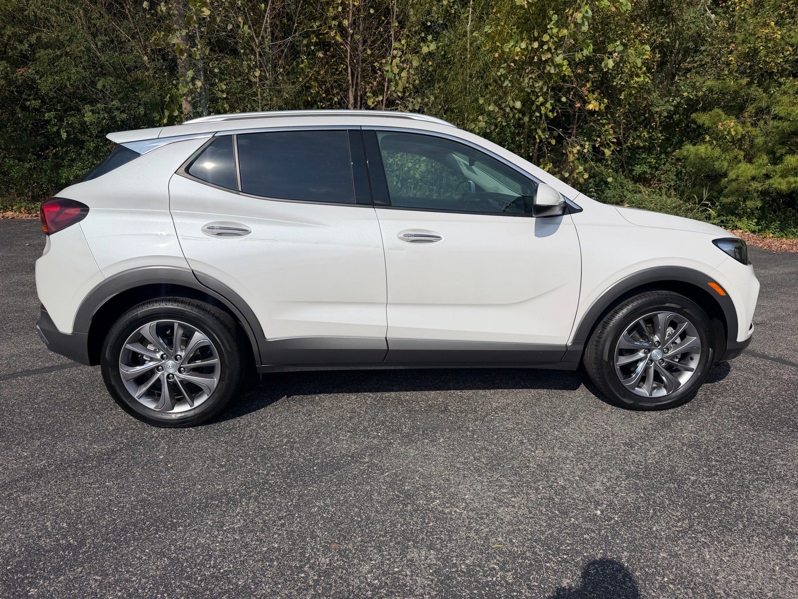 Used 2023 Buick Encore GX Essence w/ Experience Buick Package FWD image 15